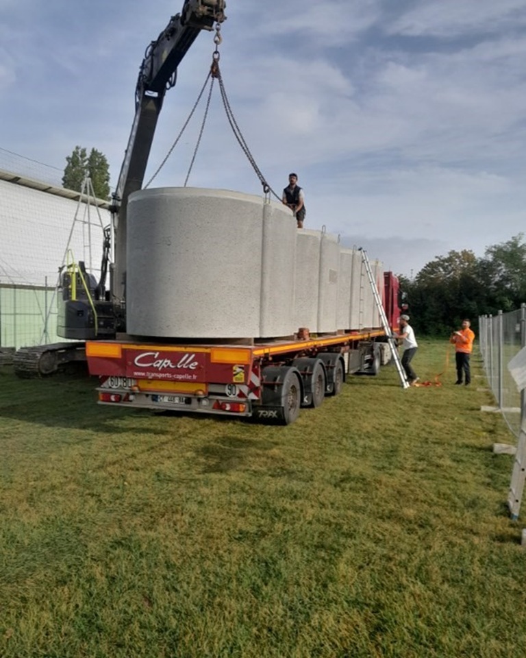 Installation d’une cuve béton enterrée de 10000L pour récupérer l’eau de pluie à Mons-En-Barœul (Nord).
